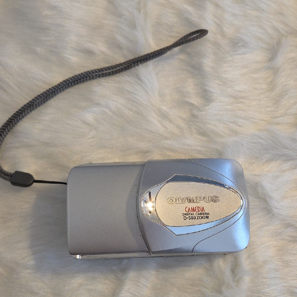 Olympus Camedia D-580 Zoom Digital Camera - Tested & Working - Silver Y2K